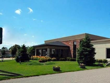 Econo Hotel 2*